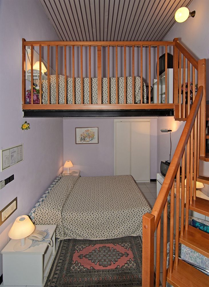 Rex Hotel