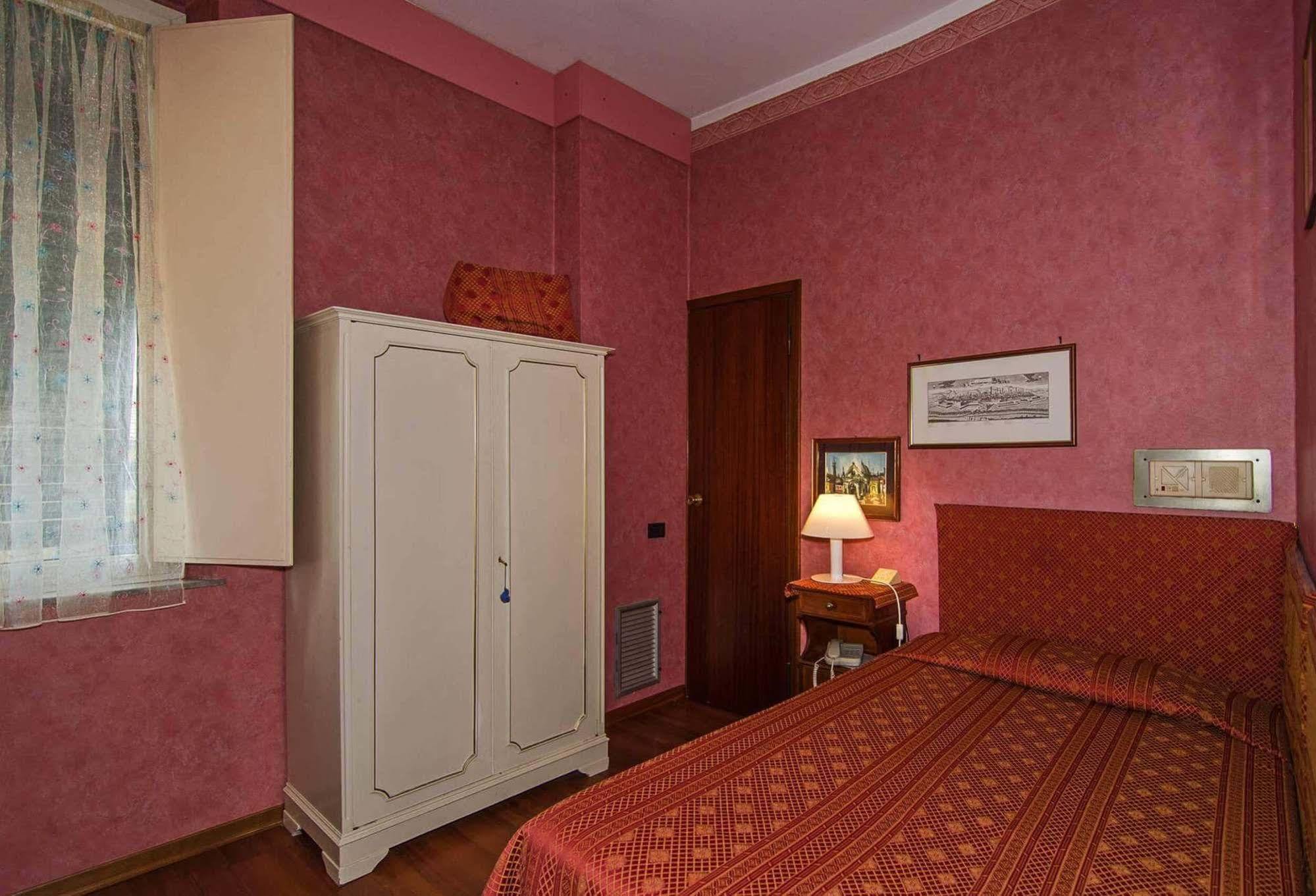 Rex Hotel 3*